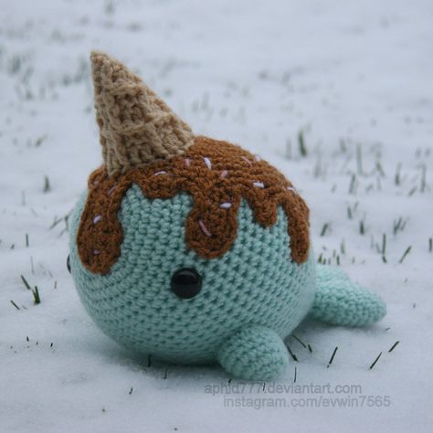 Adorable and with sprinkles! crochet narwhal with ice cream on his head, adorable, kawaii Made by by Evelyn aka aphid777 – follow her on Instagram, Ravelry and Deviant Art. Narwhal Amigurumi, Crochet Food, Kawaii Crochet, Crochet Animal Patterns, Crochet Diy, Narwhal, Yarn Projects, Crochet Patterns Amigurumi, Crochet Dolls