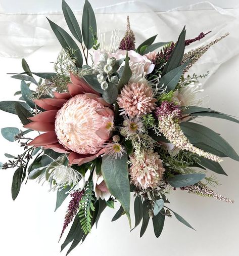 https://encrypted-tbn0.gstatic.com/images?q=tbn:ANd9GcR99PetRkO8AaNXbOcGVFCNsWLCmpBOmlv6yze3YxaJGQgcachB&usqp=CAc Fake Wedding Flowers, Flowers Australia, Sunflower Wedding Bouquet, Cheap Wedding Flowers, Protea Flower, Australian Flowers, Australian Native Flowers, Native Flowers, Artificial Bouquet