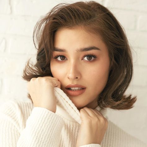 Liza Soberano Hairstyle, Liza Soberano Makeup, Liza Soberano Icons, Liza Soberano Photoshoot, Lisa Soberano, Korean Photoshoot, Avant Garde Hair, Liza Soberano, Body Reference Poses