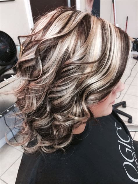 golden brown hair with chunky highlights and lowlights - Yahoo Search Results Grey Balayage, Hairstyles Highlights, Chunky Blonde Highlights, Hair Highlights And Lowlights, Brown Hair With Blonde Highlights, Highlights And Lowlights, Low Lights Hair, Hair Color Highlights, Haircut And Color