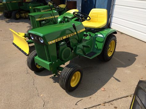 1968 John Deere 110 lawn tractor John Deere Tractors Pictures, John Deere 318, John Deere Riding Mowers, John Deere Garden Tractors, Old John Deere Tractors, John Deere Tractors Farms, John Deere Lawn Mower, Homemade Tractor, Tractor Pictures