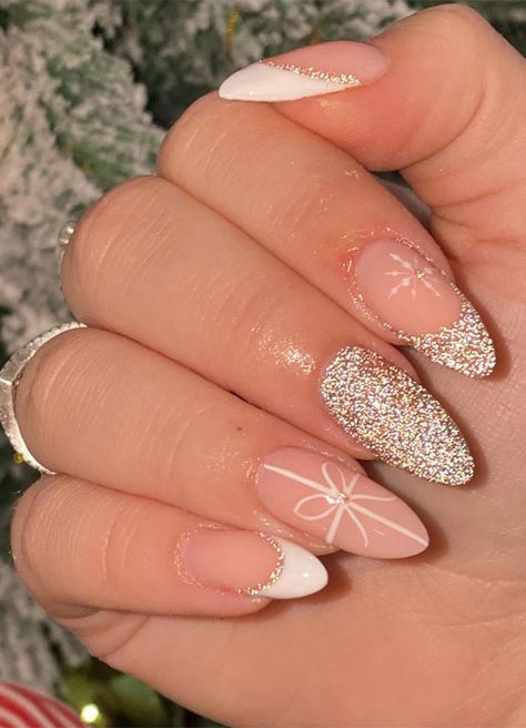 30+ Christmas and Holiday Nail Designs for Every Taste : Light Pink Festive Nails Cute Christmas Nails, Christmas Gel Nails, Festival Nails, New Year's Nails, Xmas Nails, Christmas Nail Designs, Pretty Acrylic Nails, Christmas Nail, Best Acrylic Nails