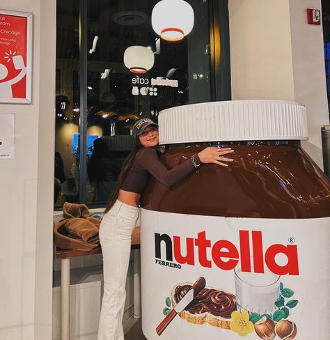 Nutella Cafe Chicago @larissa.villanueva Nutella Cafe, Chicago Itinerary, Chicago Travel, Nutella, Chicago, Cafe