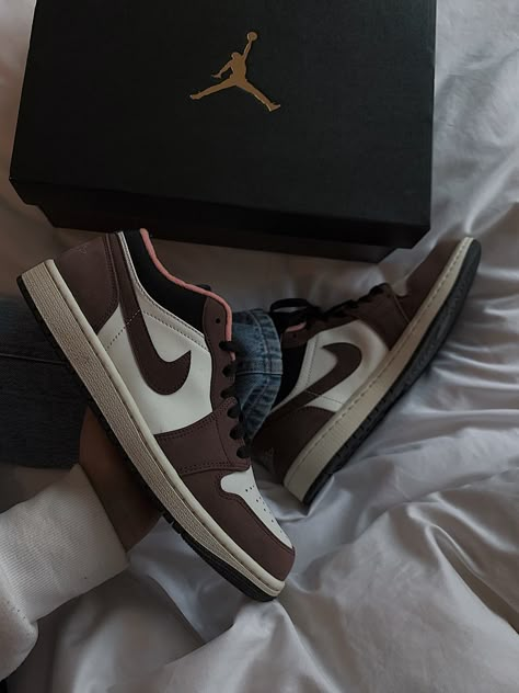 Air Jordan 1 low Mocha Brown Nike Shoes Outfit Men, Mocha Low Jordan, Mocha Nike Shoes, Jordan 1 Low Brown, Jordan 1 Low Men, Jordan 1 Aesthetic, Brown Jordan 1, Jordan 1 Low Mocha, Jordan 1 Low Women