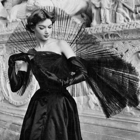 @schiaparelli dresses from 30s 40s 50s Schiaparelli Dress, Schiaparelli Couture, Vintage Schiaparelli, Runway Fashion Couture, Elsa Schiaparelli, People Brand, Paris Design, Vintage Gowns, Adidas Outfit