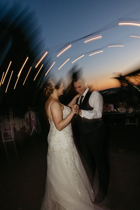 Flash photos 
Flash vibe 
Flash wedding photography Slow Shutter Flash Photography, Flash Wedding Photos, Slow Shutter Speed Photography, Shutter Speed Photography, Flash Photos, First Dance Photos, Pnw Elopement, Slow Shutter Speed, Flash Photo