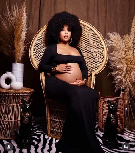 Old Hollywood Glam Maternity Shoot, Afrocentric Maternity Shoot, Native Maternity Photoshoot, Afro Maternity Shoot, Fall Maternity Photos Black Woman, Outdoor Maternity Photos Black Women, Maternity Photo Shoot Ideas Black Couple, Unique Maternity Photo Shoot Ideas, Studio Maternity Shoot Black Woman