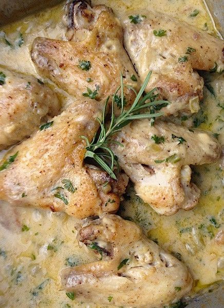 Recipes Inspired By Women in History: Smothered Chicken Wings Chicken Wing Meals, Smothered Chicken Wings, Crockpot Lunches, Red Wine Beef Stew, Turkey Smoked, Chicken Wings Crockpot, Gravy Chicken, Rough Week, Tomato Soup Homemade