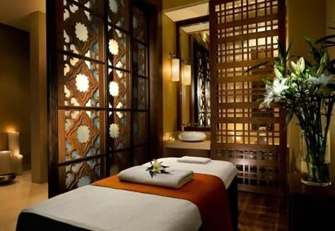 Spa Massage Room, Massage Room Design, Massage Room Decor, Massage Therapy Rooms, Spa Luxe, Therapy Rooms, Spa Room Decor, Spa Interior Design, Spa Rooms