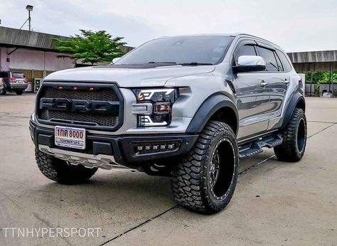 This Modified Ford Endeavour Looks Like An F-150 Raptor Grand Vitara Suzuki, Ford Endeavour, Toyota Tacoma 4x4, Ford Everest, F150 Raptor, Ford F150 Raptor, Ford Ranger Raptor, Motorcycle Drawing, Ford Raptor