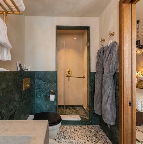 Soho Home Bathroom, Soho House Bathroom, Houses Around The World, Soho Hotel, Soho Farmhouse, Soho Loft, Outdoor Tub, Houses Exterior, Open Wardrobe