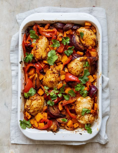 Chicken Traybake, Chicken Tray Bake, Tray Bake Recipes, Tray Bake, Meal Prep Recipes, Air Fryer Recipes Chicken, Midweek Meals, Chicken Shawarma, Chicken Spices