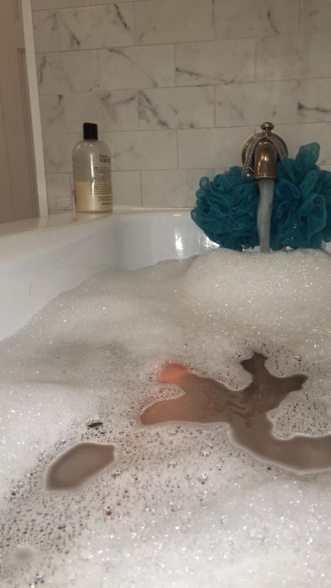 bath time !!! Bath Tub Snapchat Story, Bath Snapchat Story, Bath Tub Aesthetic, Shower Snap, Girls In Shower, Shower Pictures, Royal Blue Hair, Dark Room Photography, Bath Aesthetic