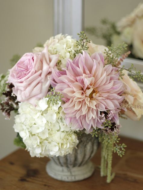 dahlias, hydrangea & roses...reminds me of my bouquet, except the pink flowers were white and the hydrangeas were blue :-) Hydrangea Bouquets, Hydrangea Bouquet Wedding, Dahlia Bouquet, Hydrangea Bouquet, Hydrangeas Wedding, Fashion 2014, Beautiful Flower Arrangements, Let's Celebrate, Bridal Flowers