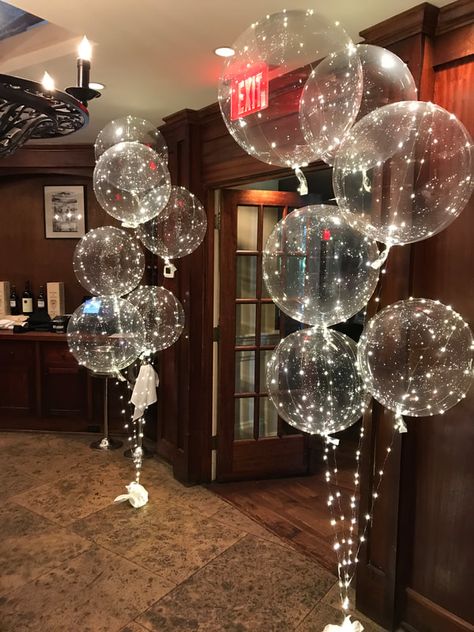 18th Bday Party Decor Ideas, 18th Themes Ideas, Sweet 16 Party Ideas Centerpieces, Diamonds And Pearls Prom Theme, Platinum Party Decorations, Decorating Ideas For 18th Birthday Party, Silver And Gold Party Decor, Platinum Themed Party, Cute Event Ideas