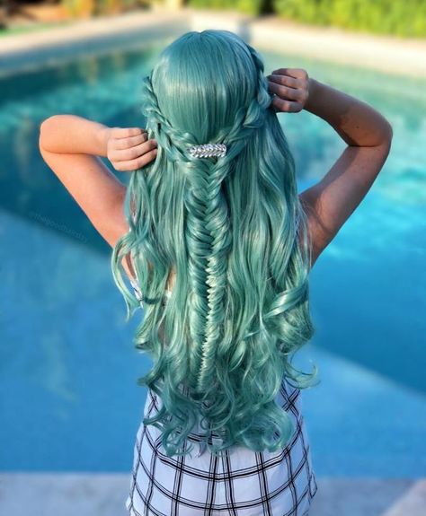 Half Up Mixed Braids Party Hairstyles For Long Hair, Easy Party Hairstyles, Hair Color For Women, Creative Hairstyles, Trending Hairstyles, Summer Hair Color, Hairstyles For Long Hair, Mermaid Hair, Rainbow Hair