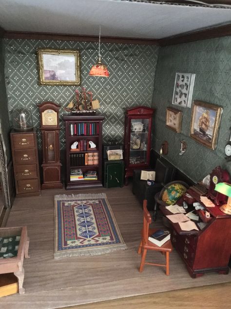 Miniature Study Room, Miniature Victorian House, Georgian Dollhouse Interior, Dollhouse Study, Miniature Dollhouse Attic Ideas, Edwardian Dolls House, Ikea Dollhouse, Room Box Miniatures, Victoria’s Farmhouse Dollhouse Interior