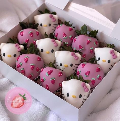 Fun Easy Treats To Make, Hello Kitty Chocolate Strawberries, Sanrio Treats, Hello Kitty Strawberries, Sanrio Desserts, Hello Kitty Chocolate, Coquette Stuff, Hello Kitty Candy, Hello Kitty Birthday Theme