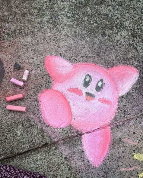 Kirby Chalk Art, Chalk Art Mario, Beginner Chalk Art, Funny Chalk Art, Cool Chalk Drawings, Easy Sidewalk Chalk Art Ideas, Cute Chalk Ideas, Disney Chalk Art, Simple Chalk Art