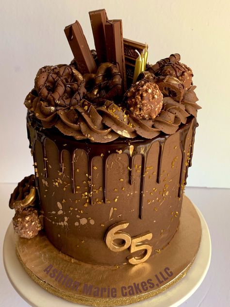 Chocolate Cake With Chocolate Decoration, Over The Top Chocolate Cake, Cake With Chocolates On Top, Chocolate On Chocolate Birthday Cake, Chocolate Cake For Men Birthdays, Chocolate Cake For Men, Cake Decorated With Chocolates, Chocolate Cake Decorating Ideas Birthday, Mens Chocolate Birthday Cake