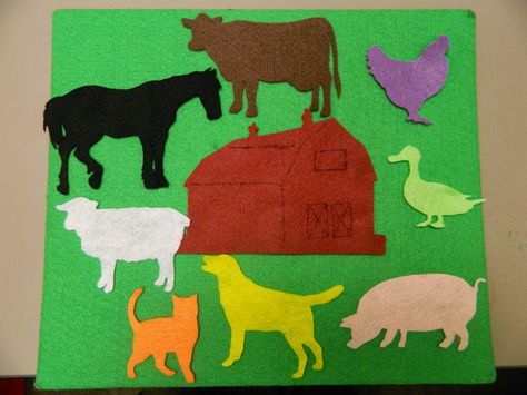 Farm animals; Cows In The Meadow from Ram Sam Storytime Farm Storytime, Farm Classroom, Taggy Blanket, Quiet Book Tutorial, Storytime Ideas, Brown Bear Brown Bear, Story Props, Flannel Board Stories, Flannel Friday