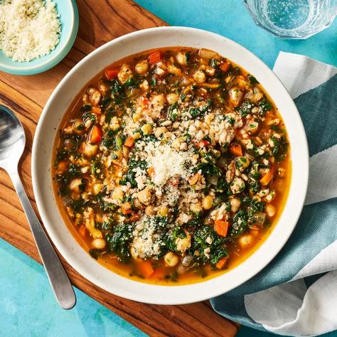 Hearty Chickpea & Spinach Stew Chicken Chickpea Soup Recipes, Chickpea And Spinach Soup, Chickpea And Spinach, Chickpea Spinach Stew, Chickpea And Spinach Curry, Easy Breakfast Brunch, Mediterranean Diet Meal Plan, Low Cholesterol Recipes, Healthy Turkey