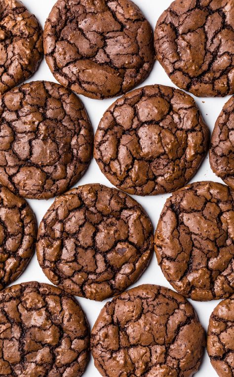 Chocolate Brownie Cookies: These cookies have all the best qualities of brownies—rich and chewy, with a deep chocolate flavor and a crackly, shiny top. Chocolate Brownie Cookies, Cookie Toppings, Cookie Brownie Recipe, America's Test Kitchen Recipes, Chocolate Delight, Brownie Mix, Brownie Cookies, Cookies Ingredients, Chocolate Brownies