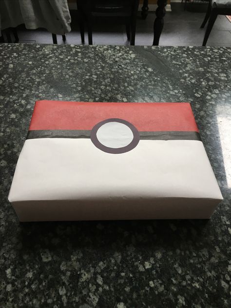 Pokemon Wrapping Ideas, Pokemon Gift Wrapping Ideas, Pokemon Wrapping Paper, Pokémon Party, Pokemon Diy, Wrapping Presents, Pokemon Gifts, Pokemon Party, Creative Gift Wrapping