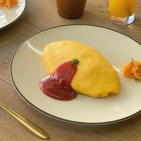 Omurice Aesthetic, Japanese Omurice, Food Date Ideas, Aesthetic Foods, Food Aesthetics, Air Fryer Dinner Recipes, Food Snack, Omelet, Breakfast For Kids