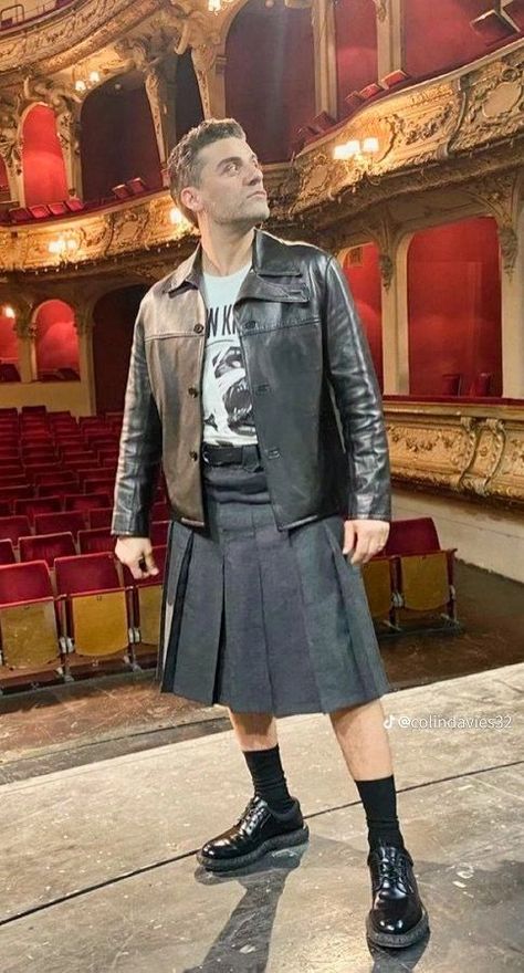 Feminine Men Fashion, Queer Outfits, Kilt Outfits, Utility Kilt, Outfits For Men, Men In Kilts, Guys Clothing Styles, Modern Feminine, Nylon Stockings