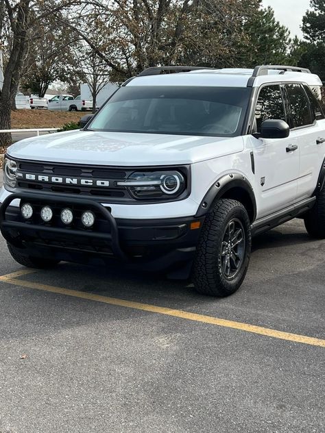 Ford Bronco Sport Lifted, White Ford Bronco Sport, White Bronco Sport, Bronco Build, White Bronco, Horseless Carriage, Ford Bronco Sport, Bronco Sport, Girly Car