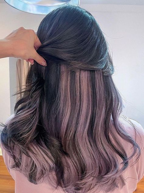 Hidden Hair Color, Two Tone Hair, Korean Hair Color, Hair Color Underneath, Hair Inspiration Long, Hair Color Streaks, Korean Hair, Dyed Hair Inspiration, Punk Hair