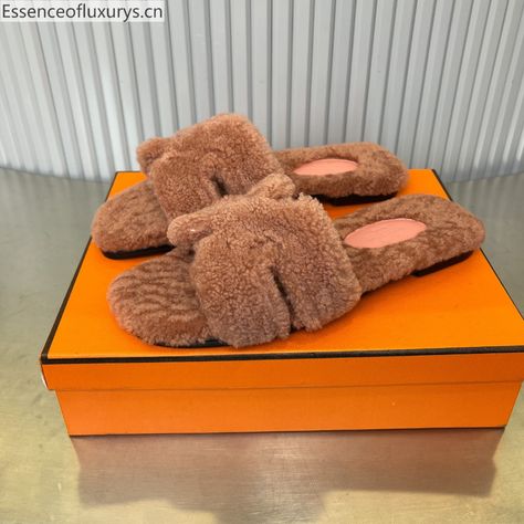 Hermes Oran Brown Teddy Bear Shearling Wool Flat Slides Sandals Hermes Teddy Bear Sandals, Hermes Oran Brown, Martiniano Shoes, Hermes Fur Slides, Ralph And Russo Shoes, Carvela Shoes, Brown Shearling Indoor Slippers, Thom Browne Shoes, Luxury Shearling Slip-on Slippers