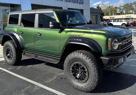 Bronco Ford Green, Green Ford Bronco, Green Bronco, Car Manifestation, Ford Bronco Raptor, Bronco Car, Bronco Raptor, Green Cars, New Bronco