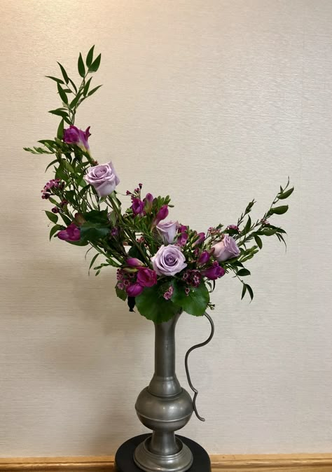 Crescent Shaped Flower Arrangements, Crescent Floral Arrangements, Crescent Flower Arrangement, Rustic Flower Arrangements, Ceremony Arrangements, Flower Arrangements Ideas, Valentine Flower Arrangements, Ceremony Arrangement, Home Flower Decor