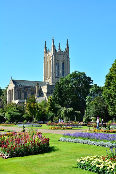 Matthew Hopkins, Witchfinder General, Witch History, British Architecture, Uk History, Bury St Edmunds, Quaint Cottage, East Anglia, Cathedral Church