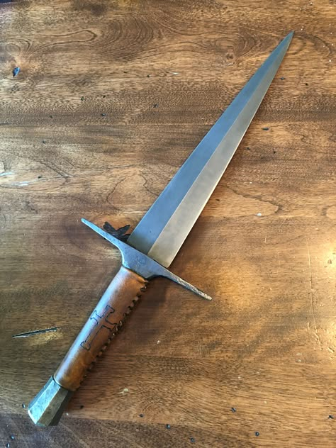 Medieval Dagger, Medieval Knife, Pretty Knives, Dagger Knife, Medieval Style, Forged Knife, Cool Swords, Light Coat, Cool Knives