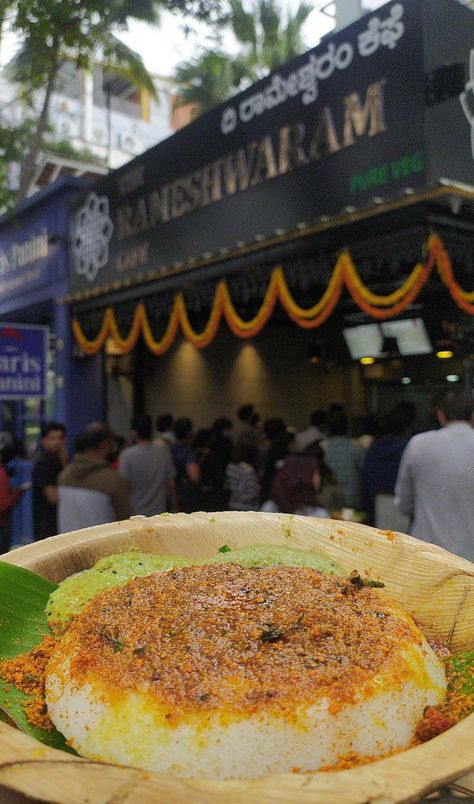 Living for South Indian breakfast! Morning Breakfast Indian, South Indian Food Snap, South Indian Cafe, Rameshwaram Cafe, Indian Cafe, South Indian Snacks, South Indian Breakfast, Cars Audi, Hotel Breakfast