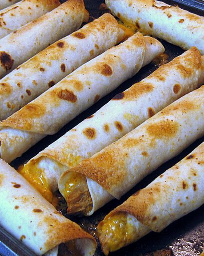 Creamy Pulled Pork Taquitos - these were fantastic! Ground Pork Dip Recipes, Pulled Pork Taquitos, Pork Taquitos, Pulled Pork Leftover Recipes, Pulled Pork Leftovers, Leftover Pork, Like Mother Like Daughter, Ranch Dip, Pulled Pork Recipes