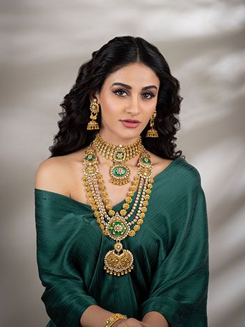 Hazoorilal Jewellers, Unique Gold Jewelry Designs, Bridal Necklace Designs, Neck Pieces Jewelry, Buy Gold Jewelry, New Gold Jewellery Designs, Bridal Jewellery Design, Online Gold Jewellery, Gold Necklace Indian Bridal Jewelry