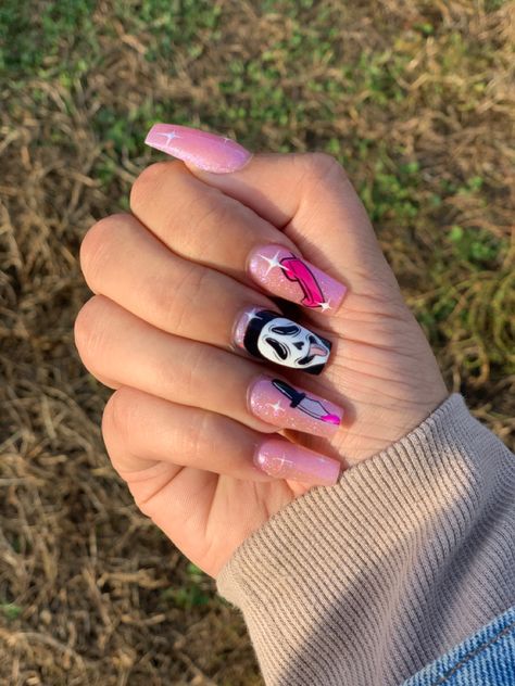 #scream #gelnails #halloweennails #spookynails #cutehalloween #pinknails #horrornails #screamnails Scream Nail Art Pink, Horror Character Nails, Scream Themed Nails, Short Scream Nails, Scream Nails Short, Pink Scream Nails, Scream Nail Art, Ghostface Nails, How To Be Pretty