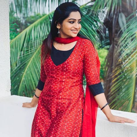 Nakshatra Nagesh, Nakshathra Nagesh, Chudidhar Designs, Salwar Neck Designs, Churidar Neck Designs, Stylish Kurtis Design, Churidar Designs, Simple Kurta Designs, Designer Kurti Patterns