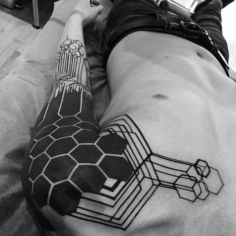 Shoulder Honeycomb Tattoo Sleeve - Just biometric enough in style 2spirit Tattoo, Tattoos Masculinas, Tatoo 3d, Hexagon Tattoo, Honeycomb Tattoo, Cyberpunk Tattoo, Blackout Tattoo, Muster Tattoos, Great Tattoos