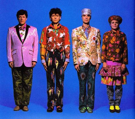 Talking Heads... Chris Frantz (drums), Jerry Harrison (keyboards and guitar), David Byrne (vocals and guitar), Tina Weymouth (bass). Garage Punk, Surf Music, Dark Wave, David Byrne, Power Pop, J Pop, Patti Smith, Hannibal Lecter, Rock N’roll