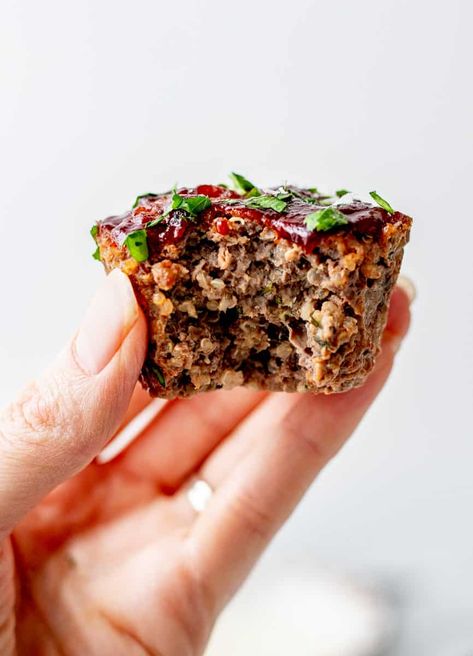 BBQ Beef and Quinoa Baby Meatloaf Muffins - Haute & Healthy Living Baby Meatloaf, Mini Meatloaf Muffins, Bbq Meatloaf, Quinoa Cake, Meatloaf Muffins, Freezer Friendly Meals, Sweet Potato Kale, Easy Freezer Meals, Bbq Beef