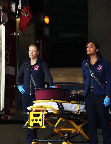 Chicago Fire Gabby, Paramedic Uniform, Emt Uniform, Career Aesthetic, Lucifer Cast, Monica Raymund, Graduation Pic Ideas, Flight Nurse, Chicago Justice