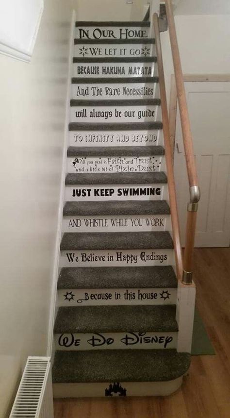 Disney Stairs, Casa Disney, Deco Disney, Disney Theory, Disney Rooms, Funny Disney Jokes, Wallpaper Disney, Stair Case, Disney Home Decor