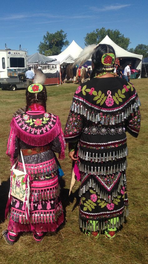 Flying Eagle with granddaughter, jingle dresses made by Flying Eagle Jingle Dress Dancer Powwow Regalia, Jingle Dress Regalia Ideas, Jingle Dress Pattern, Jingle Dress Regalia, Indigenous Dress, Native American Jingle Dress, Jingle Dancer, Grass Dance Outfits, Jingle Dress Dancer