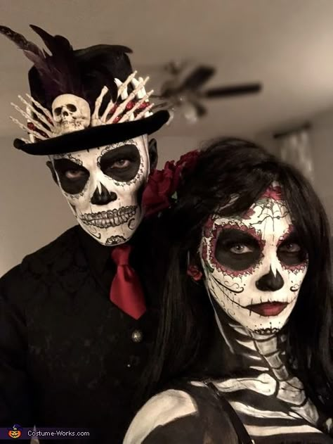 Day of the Dead - 2018 Halloween Costume Contest HeatherHaydenArt on Facebook Day Of Dead Costume, Catrina Costume, Halloween Makeup Sugar Skull, Dead Costume, Sugar Skull Costume, Halloweenský Makeup, Dead Makeup, Day Of The Dead Party, Creepy Halloween Makeup