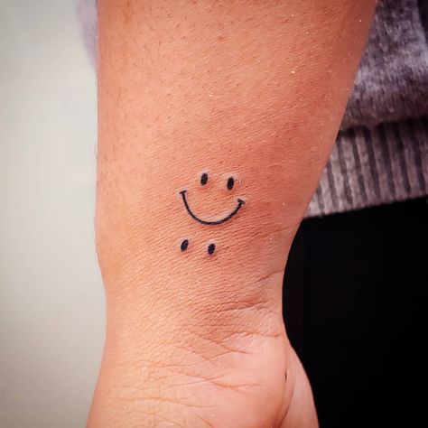 Bipolarity Tattoo, Mental Health Tatoos Ideas Unique, Mental Health Tatoos Design, Small Tattoo For Men, Mental Health Tatoos Ideas, Smiley Tattoo, Tattoo Healing Process, Unique Tattoos For Men, See Tattoo